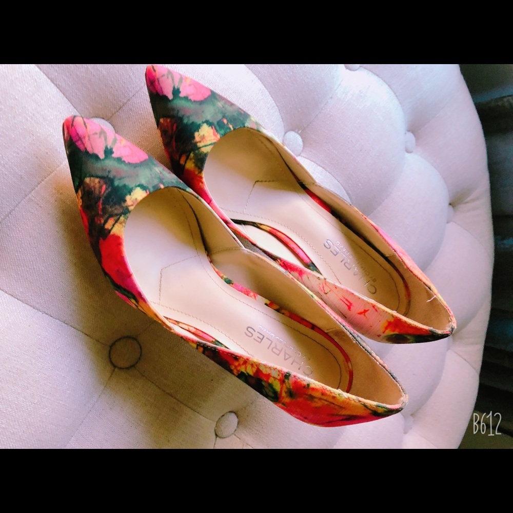Chales heels 🌿🌿🌿BUY ONE GET ONE FREE